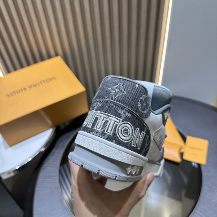 LOU1VTON SNEAKER