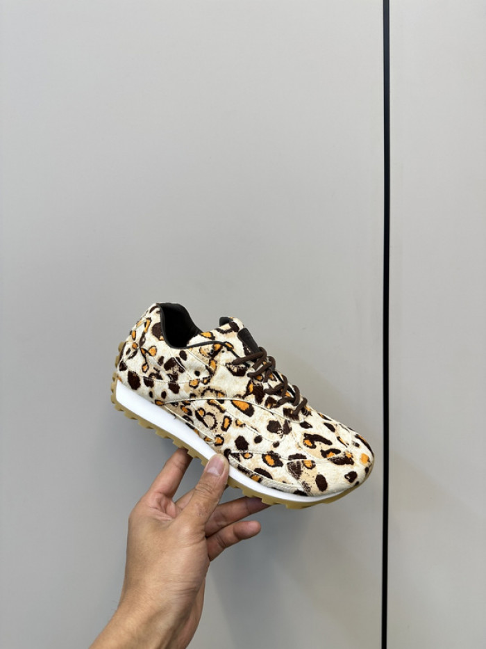 B0tte*a vene*ta orbit sneakers