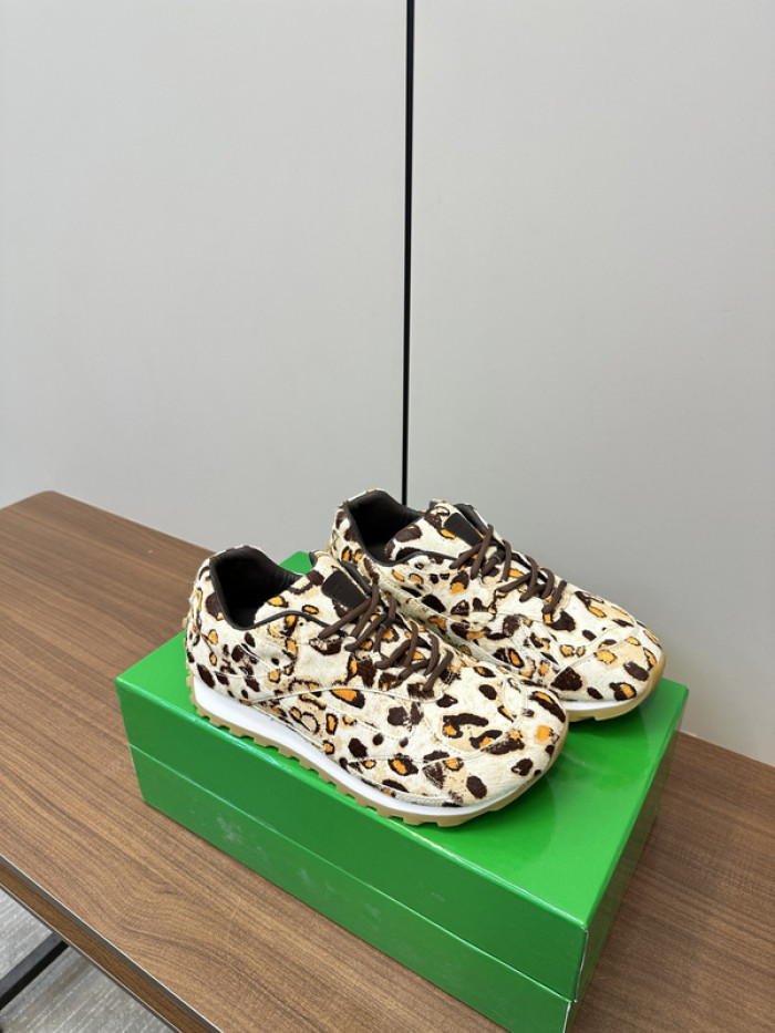 B0tte*a vene*ta orbit sneakers