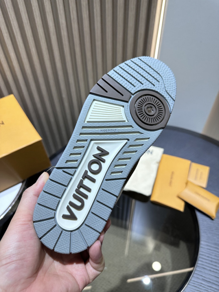 LOU1VTON SNEAKER