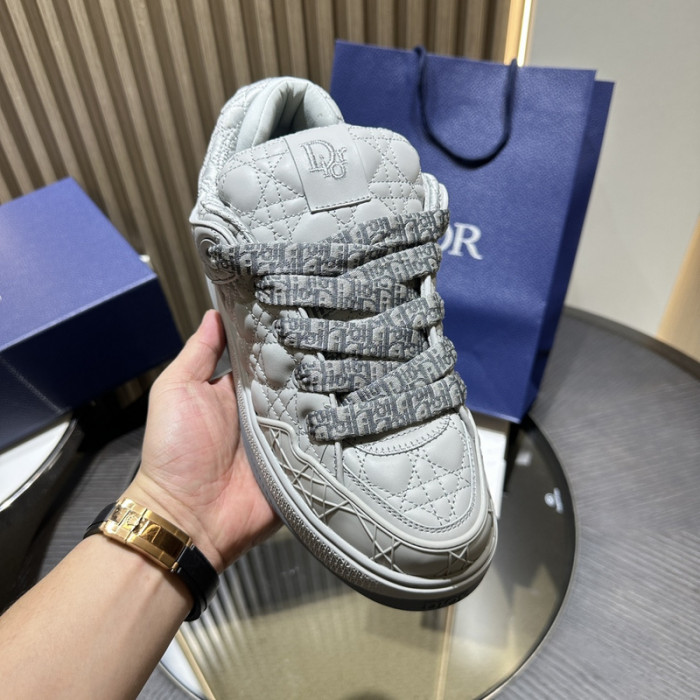 D1OR B9s SNEAKER