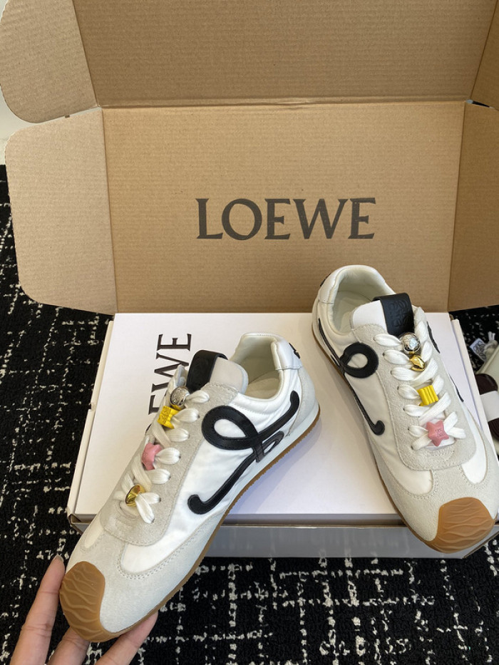 Loe*we Ballet Runner