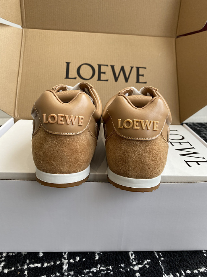 Loe*we Ballet Runner