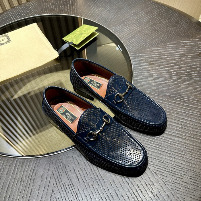 G*u*i loafer
