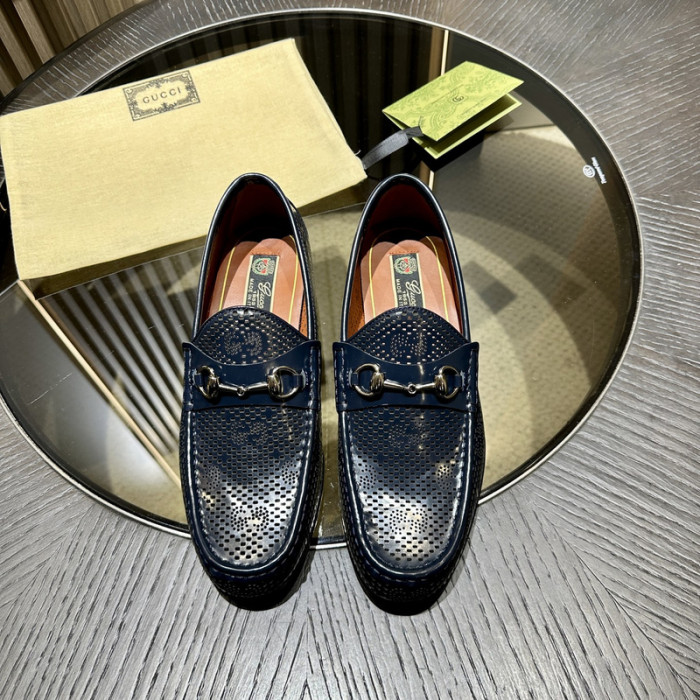 G*u*i loafer