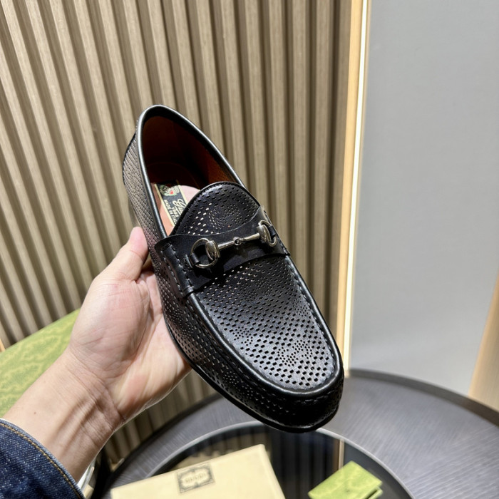 G*u*i loafer