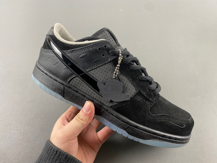 Nike Dunk Low Lux “Oregon Black” x Division Street HV1470-001