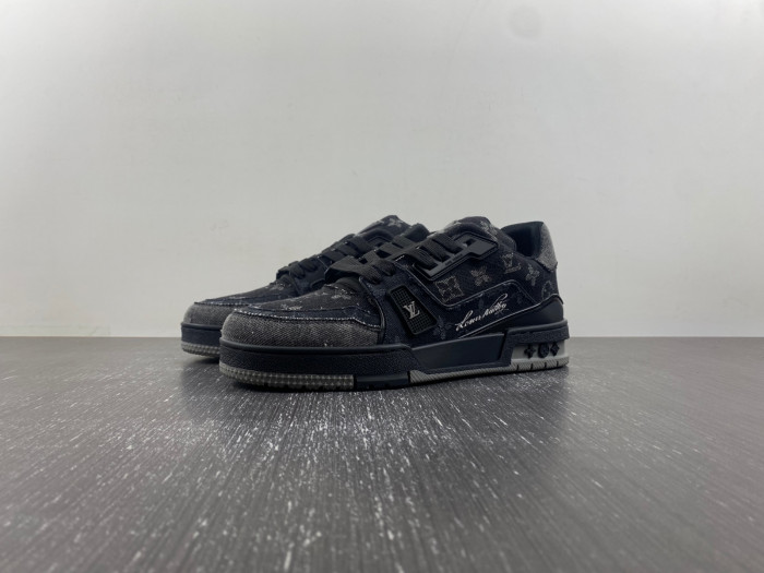 LOU1VTON trainer (EU47)