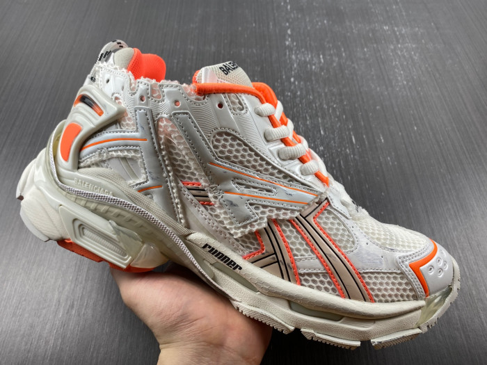 blcg runner sneaker