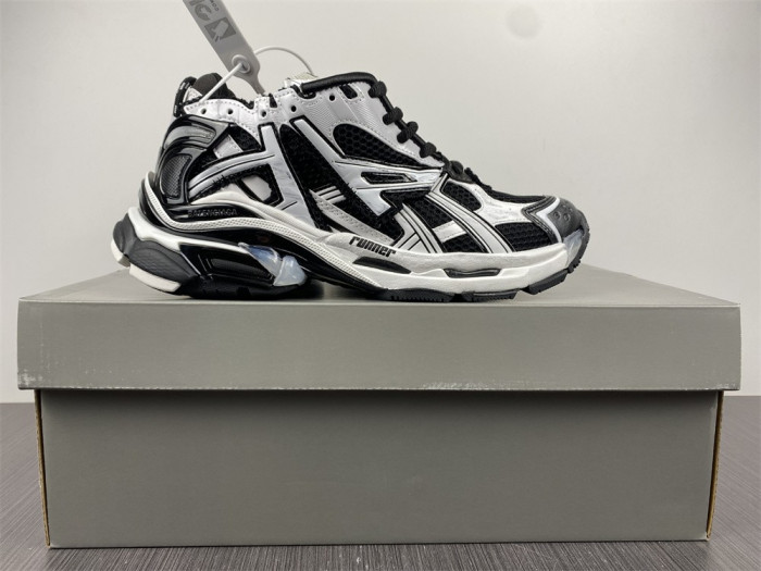 blcg runner sneaker
