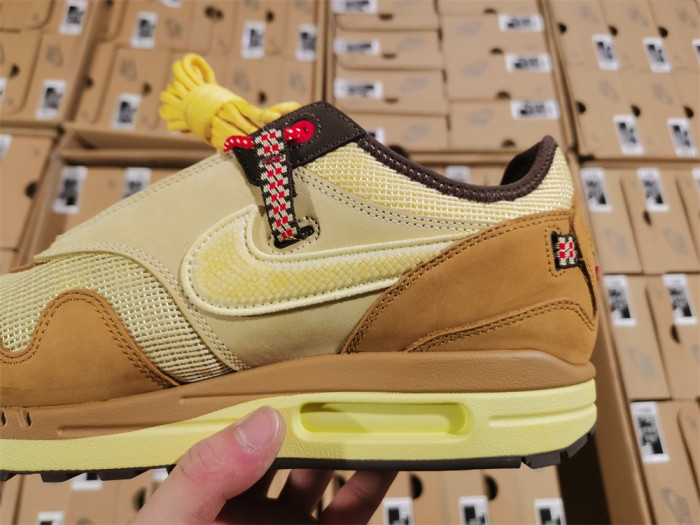 travis scott nike air max 1 do9392-701