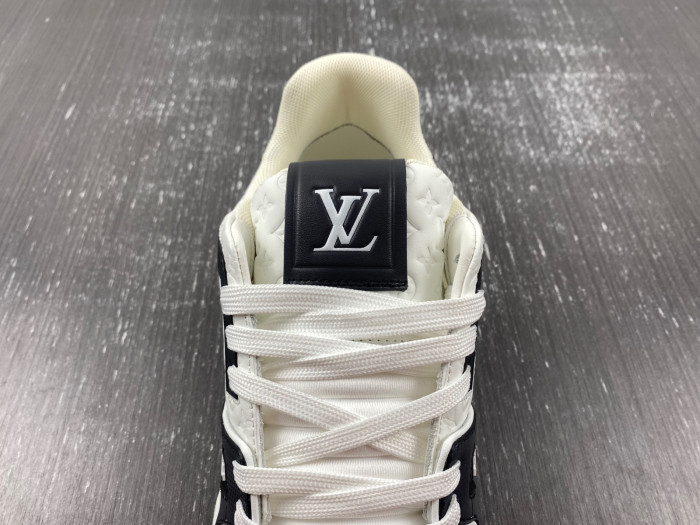 LOU1VTON trainer (EU47)