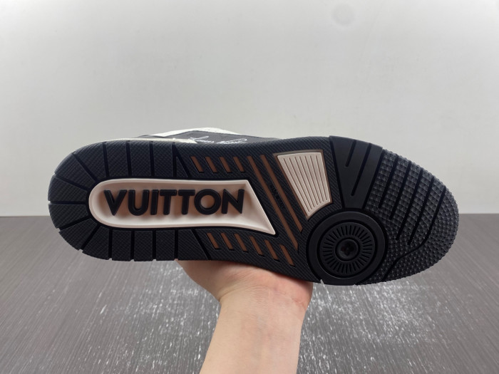 LOU1VTON trainer (EU47)