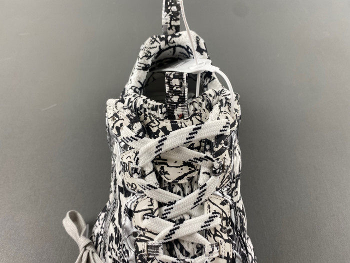 blc* 3xl sneaker