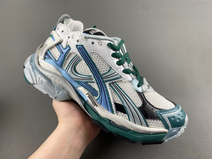 blcg runner sneaker