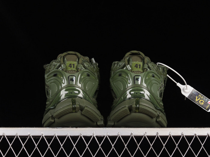 blcg runner sneaker