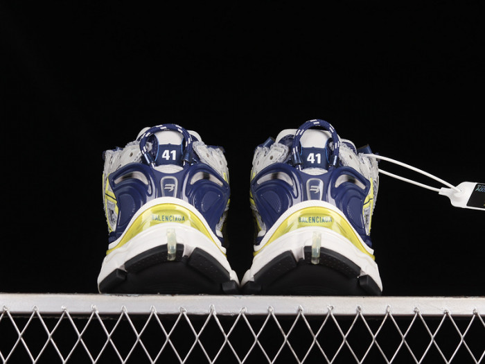 blcg runner sneaker