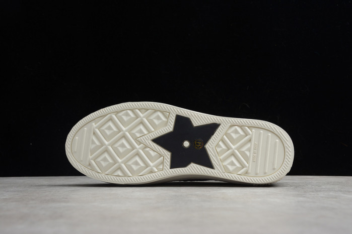 d1or b23 sneaker