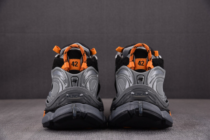 blcg runner sneaker