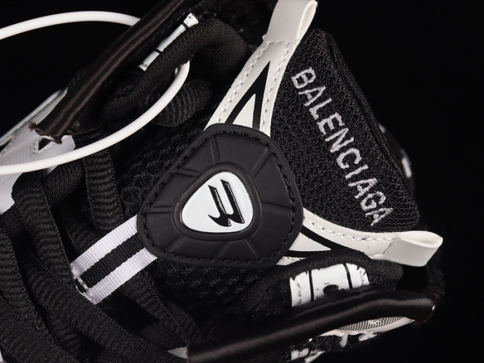blcg runner sneaker