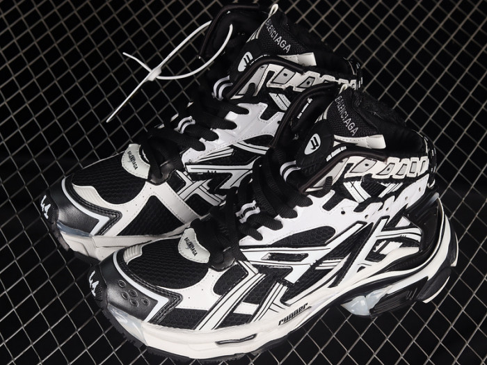 blcg runner sneaker